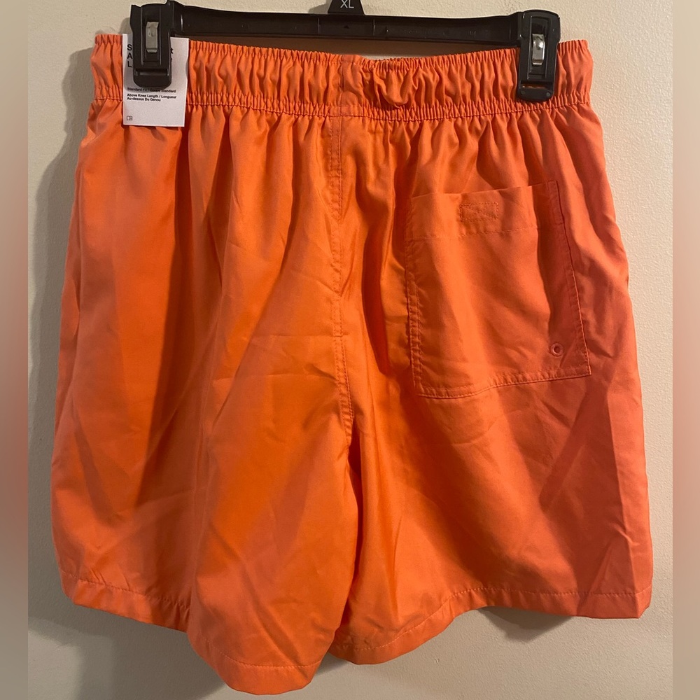 New NWT Nike Club Woven Flow Shorts Magic Ember/White Orange Size Small - Picture 2 of 3